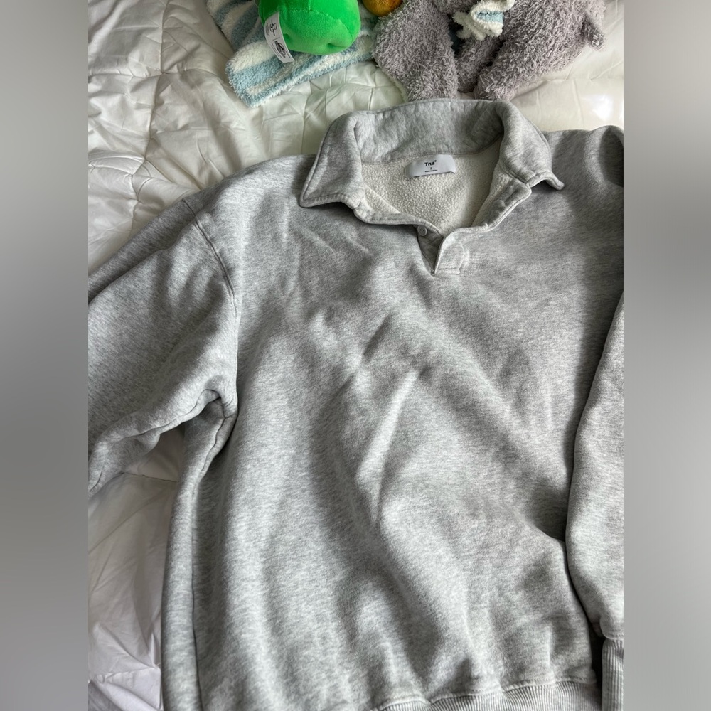 Aritzia tna quarter sweatshirt